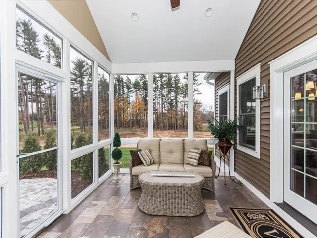 Three season room